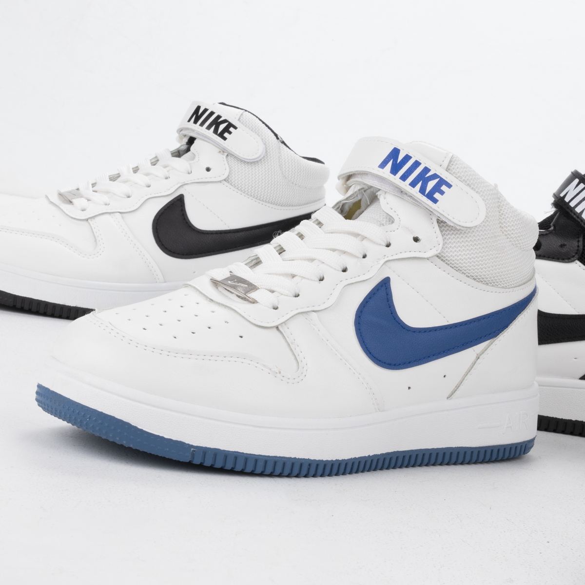 Mid Sneakers