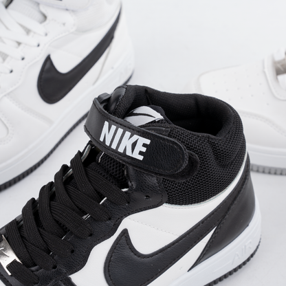 Mid Sneakers
