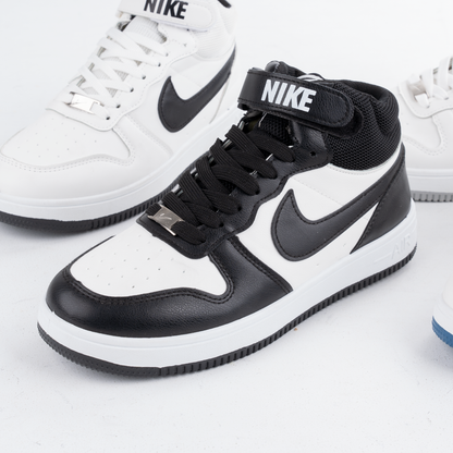 Mid Sneakers